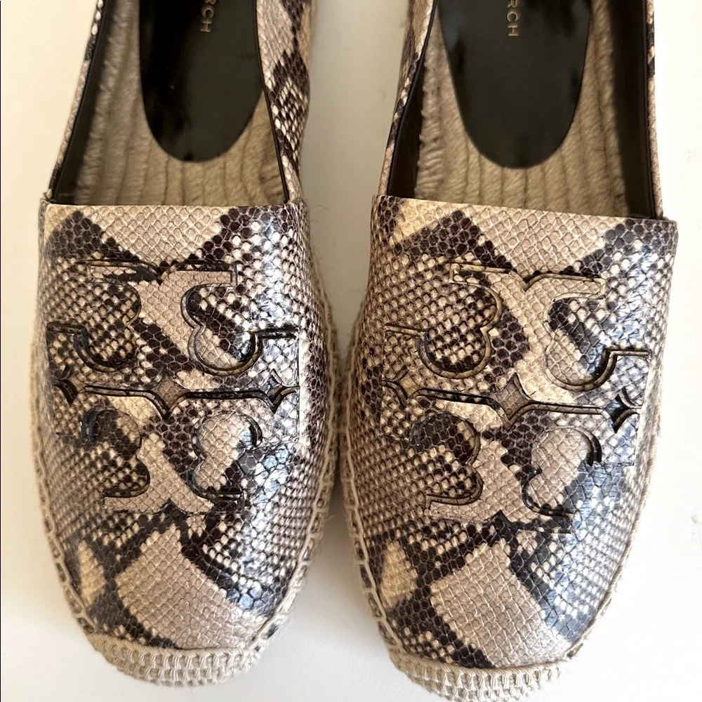New Tory Burch Black and Cream Snakeskin Espadrilles. Size 9.